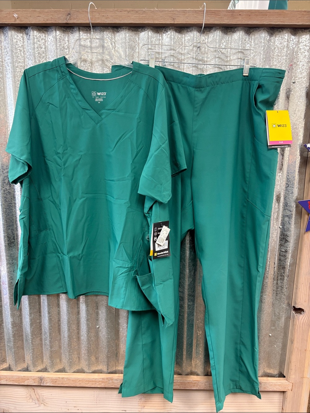 Women’s Hunter Green Scrub Set - W123 Top & Pants 3X Top/3X Pant